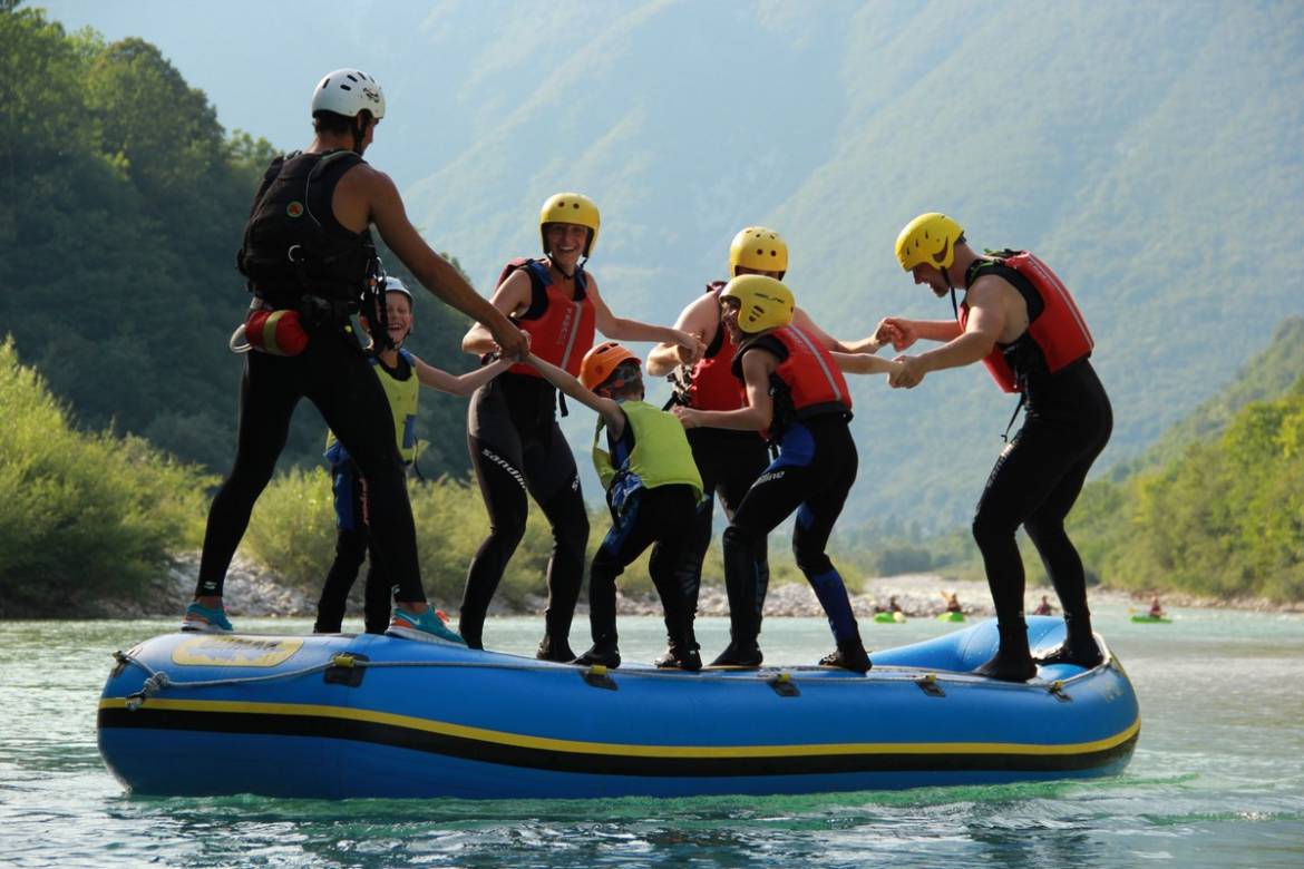 GUMB-družinski-rafting.jpg